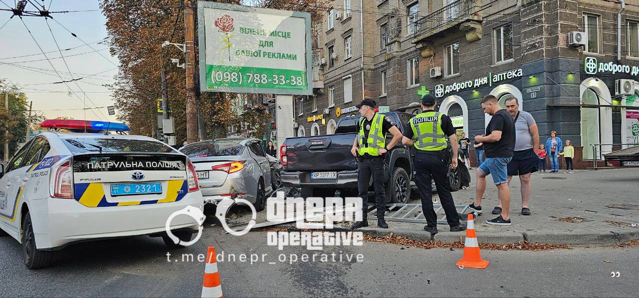 У Дніпрі на перехресті сталася серйозна ДТП -