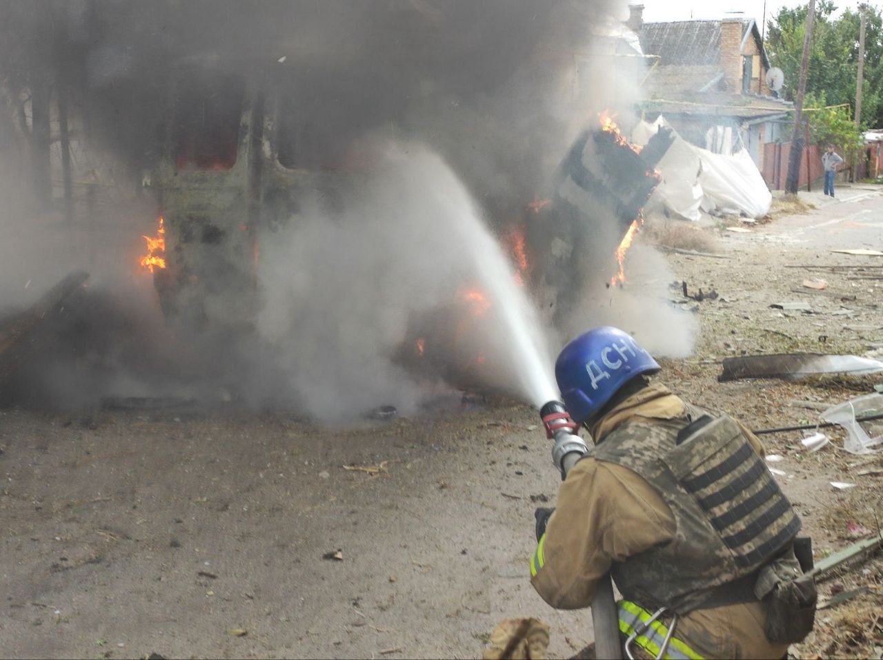 Росіяни атакували рятувальників, які працювали на місці обстрілу - || фото: t.me/dnipropetrovskaODA