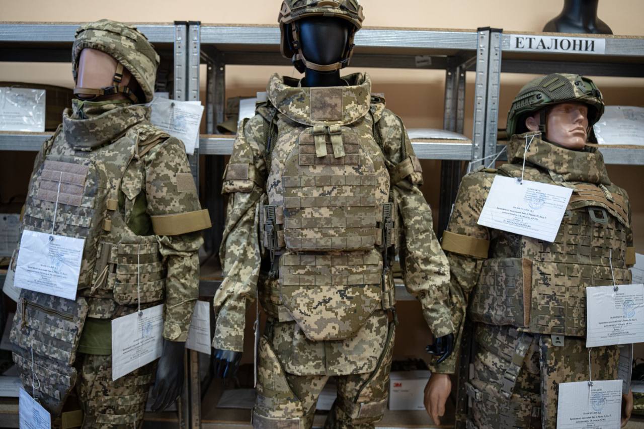 Произведено в Украине: в Минобороны утвердили первый бронежилет адаптированный к женскому телу - || фото: t.me/ministry_of_defense_ru