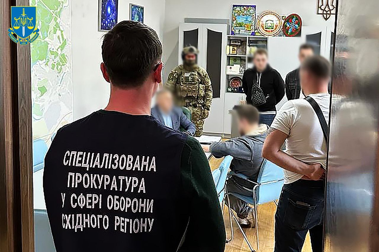 У Дніпропетровській області міського голову та секретаря міськради "спіймали" на хабарі - || фото: t.me/SpecprokuraturaShidRegion