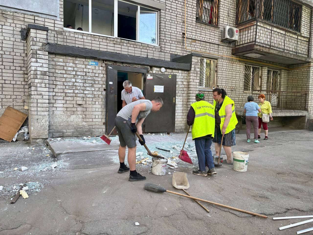 Массированная атака на Днепр и Павлоград: повреждены жилье, школы и детсады - || фото: t.me/borys_filatovv