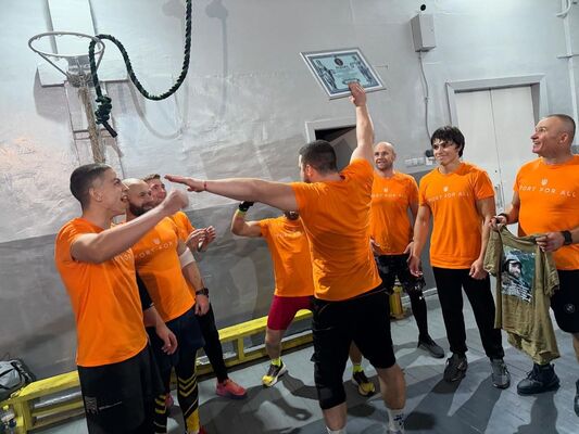 В Днепре восемь военных в течение 12 часов сделали более 50 тысяч отжиманий -