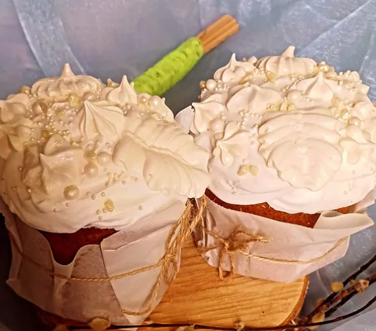 Где в Днепре заказать пасхи к Пасхе 2025: 7 мест, где готовят пасхальный хлеб