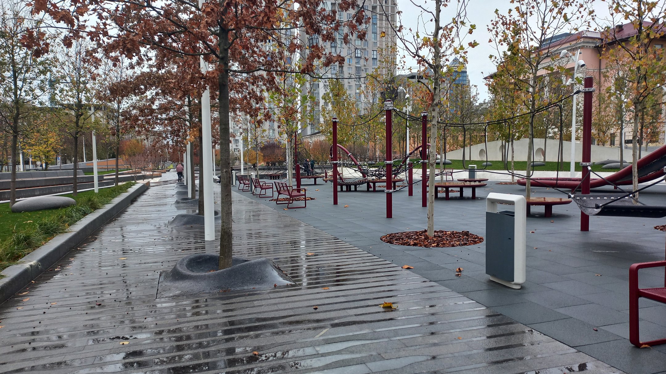 Сквер в Днепре на Успенской площади.