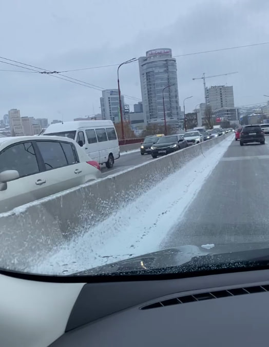 Затори у Дніпрі.