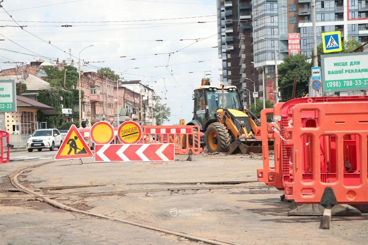 Ремонт трамвайних рейок на розі просп. Лесі Українки та вул. Степана Бандери. Коли завершать роботи