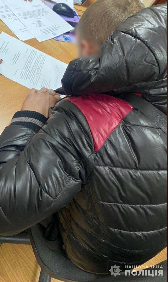 В Никополе мужчина отнес в ломбард подарок сына от Елены Зеленской