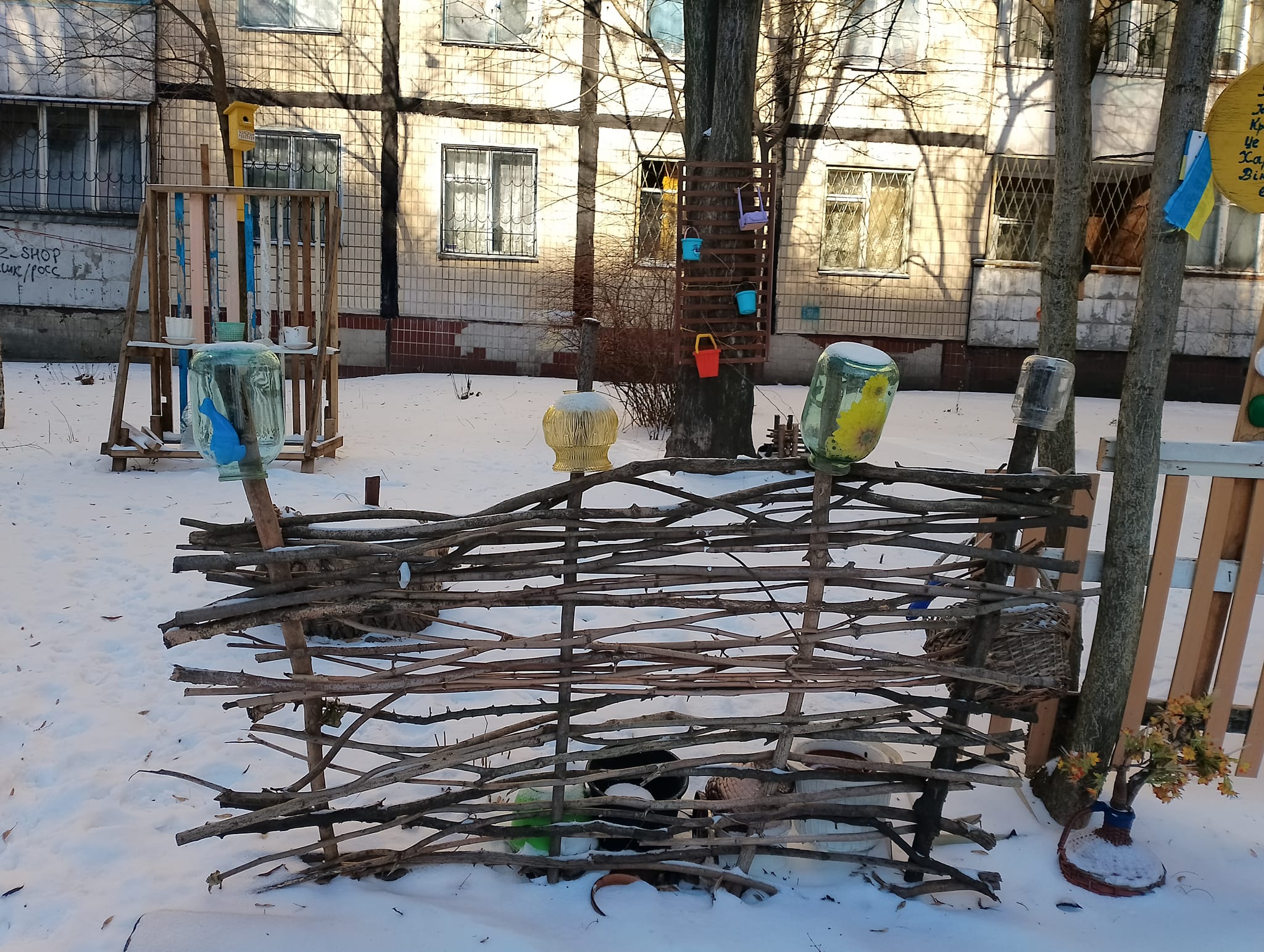 Дерево для обіймів: у Дніпрі жителі створили локацію для настрою