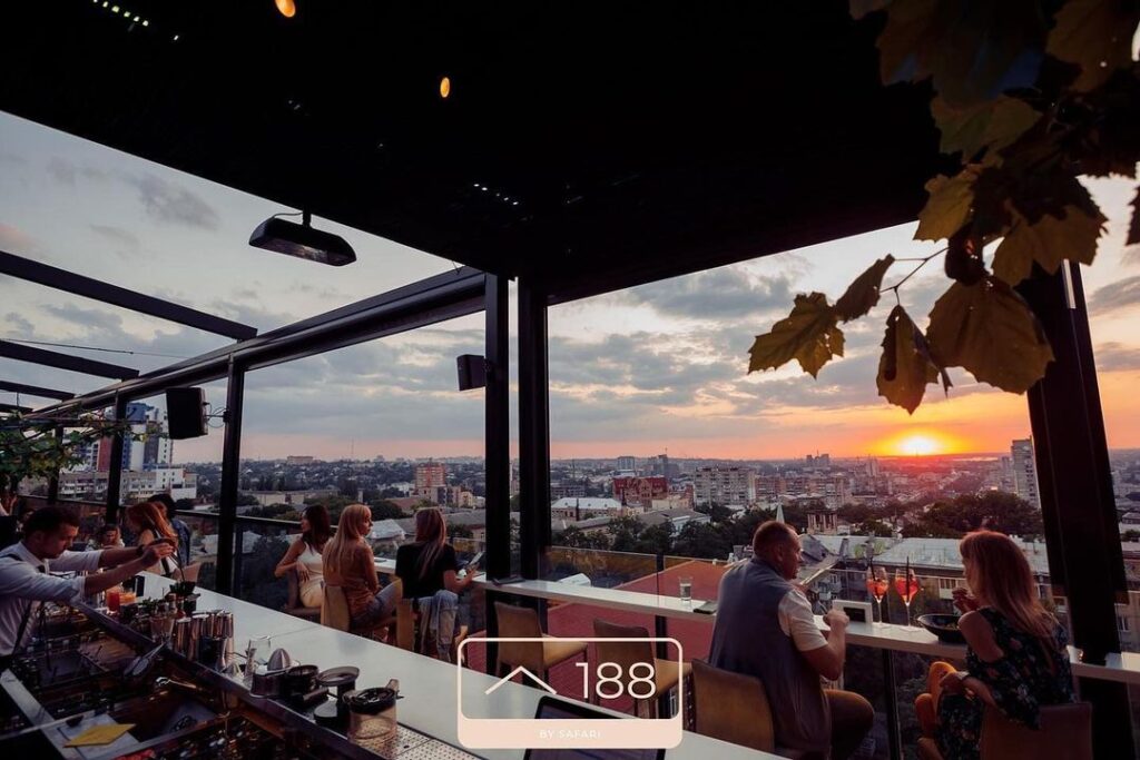 Ешь и кайфуй: 10 заведений в Днепре с красивыми видами фото 1