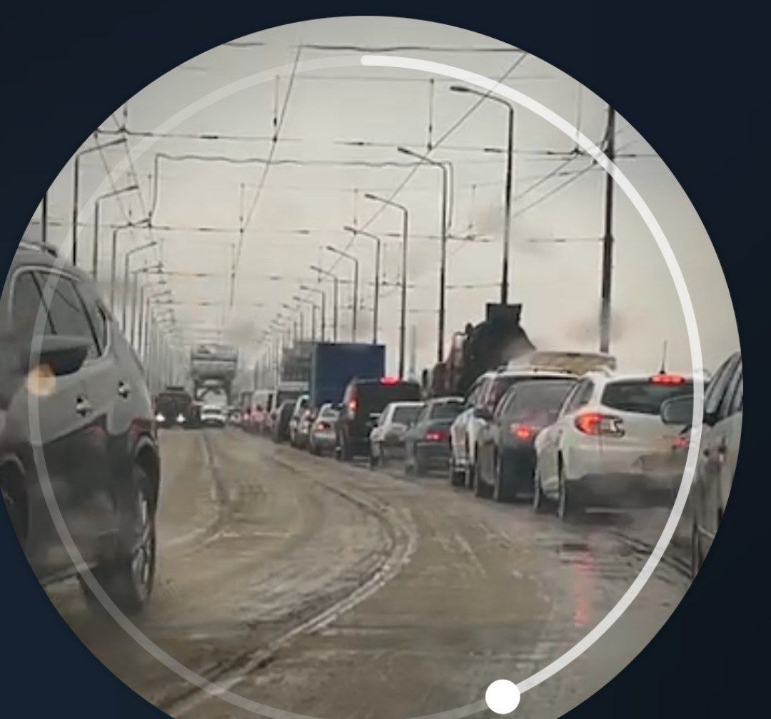 Дощ та ожеледиця: яка ситуація на дорогах Дніпра