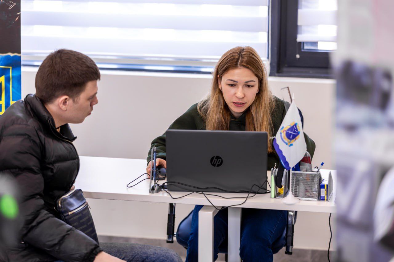 Прийти и получить консультацию: в Днепре открыли Центр рекрутинга украинской армии фото: dp.vgorode.ua