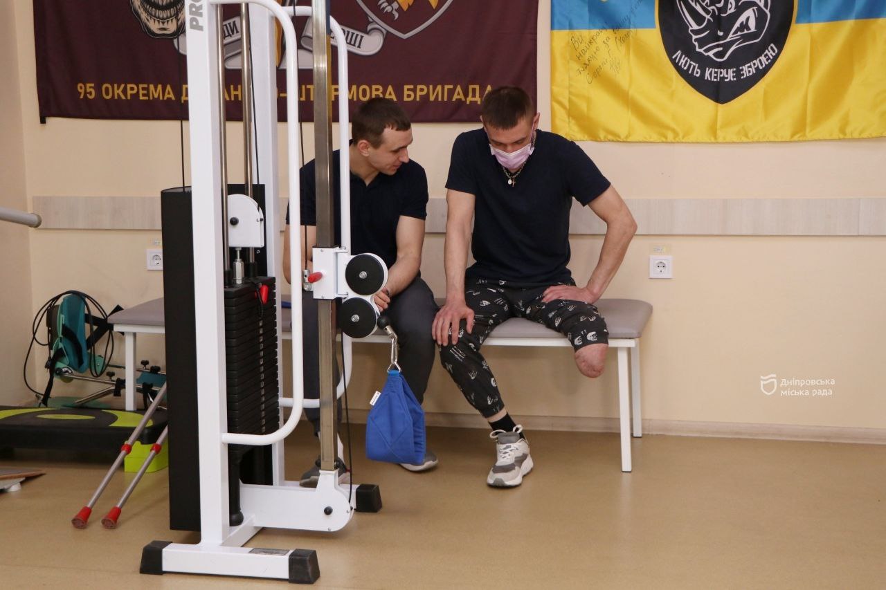 Роблять неможливе. Реабілітаційний центр Дніпра комплексно лікує військових після важких поранень