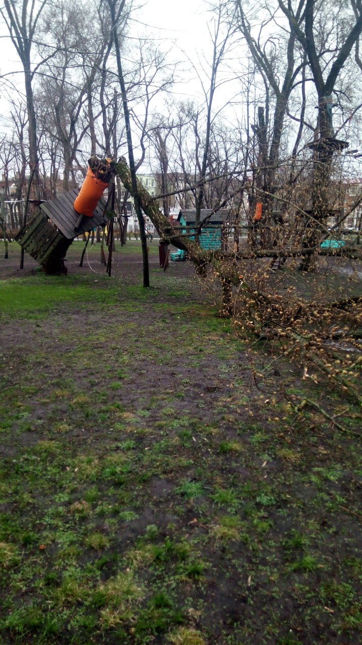 Негода накрила Дніпро: що зараз відбувається у місті