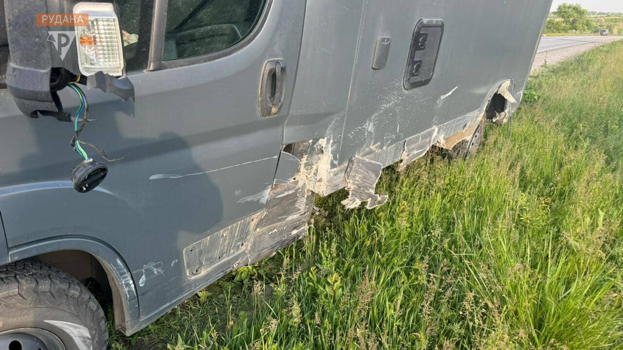 Через п'яного водія захисники втратили дві автівки, на яких їхали на фронт