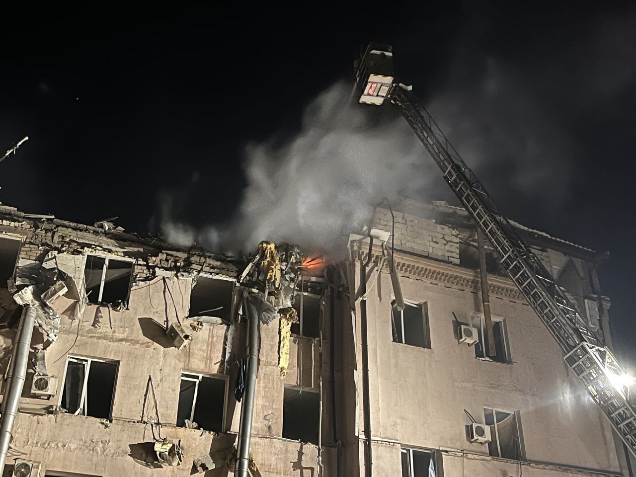 Ракетний удар по Кривому Рогу: загиблі, руйнування та термінова потреба в донорах (ФОТО)