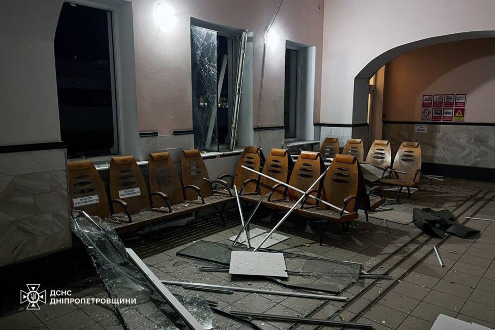 В Пятихатках повредили железнодорожный вокзал во время ночной атаки дронами фото 2 1