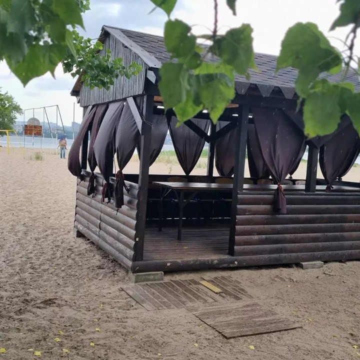 Беседки у воды в Днепре. Фото: blog.pokupon.ua