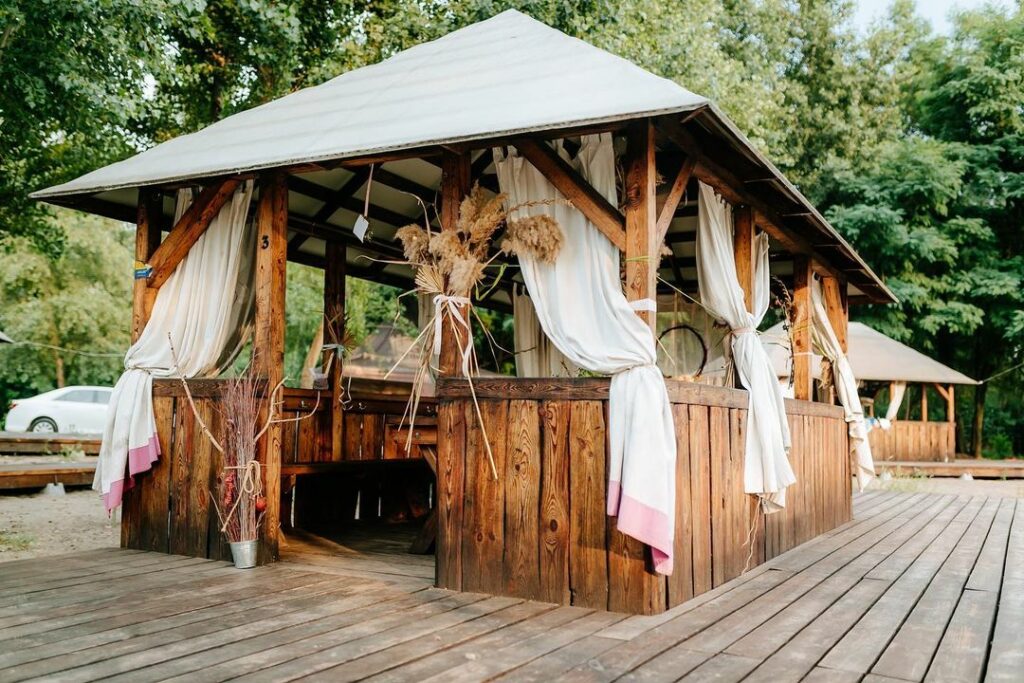 Шашлыки и хорошее настроение: где в Днепре отдохнуть с родными и друзьями