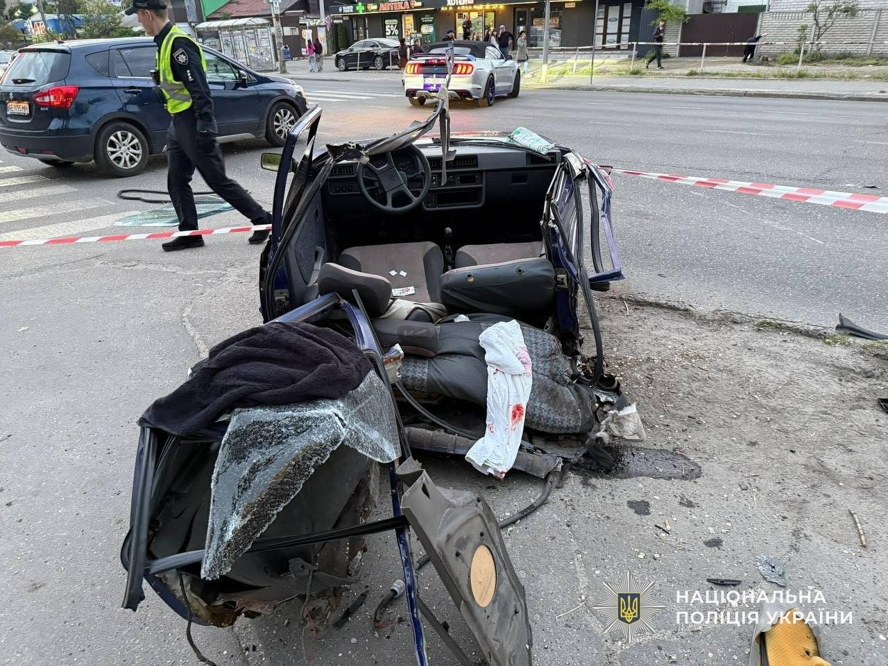 Жуткое ДТП в Днепре: автомобиль ЗАЗ разорвало после столкновения.