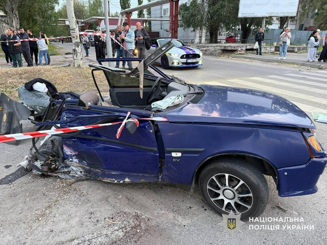 Жуткое ДТП в Днепре: автомобиль ЗАЗ разорвало после столкновения.