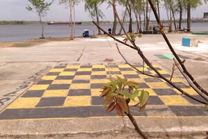 Жираф в пшенице и шахматы на полу: на Набережной появляется новая зона отдыха фото 6