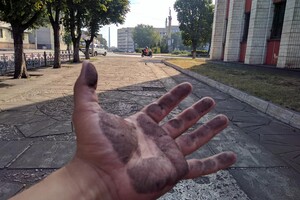 Окна не откроешь: Каменское накрыло черной пылью фото 7