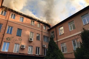 Масштабный пожар на Ясельной: огонь тушили больше 50 человек фото 3