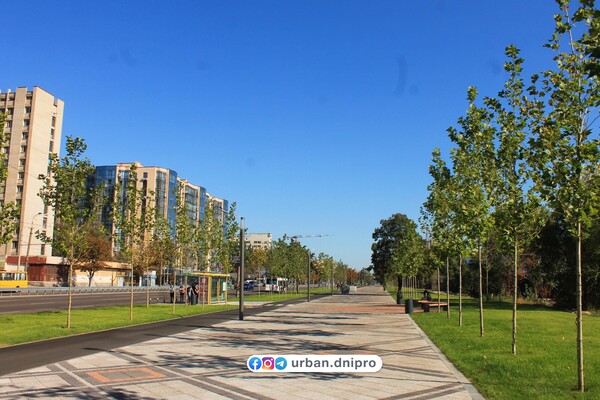 Зеленая зона и длинная велодорожка: как выглядит обновленный бульвар Набережной Победы фото 25
