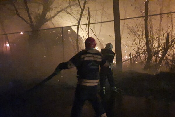 Есть погибшие и пострадавшие: спасатели из Днепра отправились тушить пожар на Луганщине фото 9