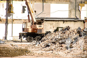 Груды кирпичей и мусора: что осталось на месте ТЦ Grand Plaza (фото) фото 5