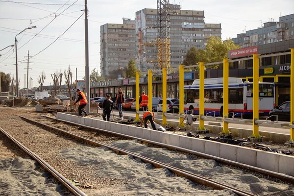 Не намокнешь: на Ломовском появятся новые трамвайные платформы (фото) фото