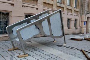 Уличная мебель и декоративные растения: как продвигается ремонт улицы Яворницкого фото 1