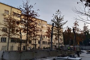 Уличная мебель и декоративные растения: как продвигается ремонт улицы Яворницкого фото 8