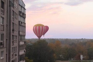 Полюбуйтесь: в Днепре в небе летали воздушные шары (фото, видео) фото 4