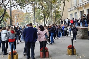 &quot;Минирование&quot; и принудительное голосование: как проходят выборы в Одессе фото 2