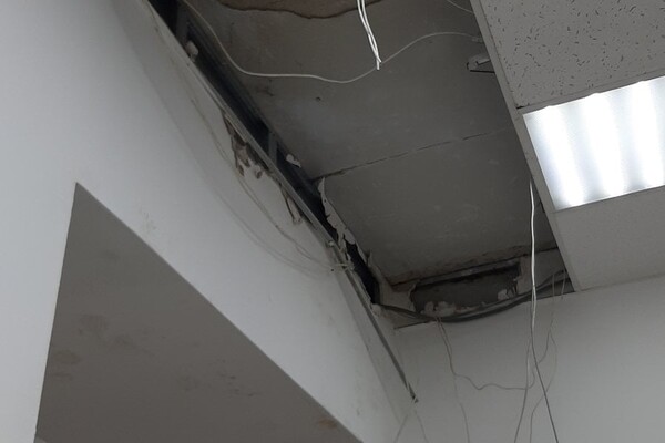 На грани обвала: жители исторического здания могут остаться без крыши над головой (фото) фото 4