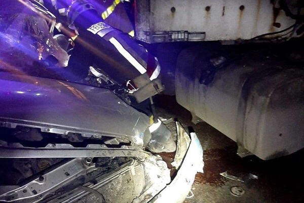 ДТП на Запорожском шоссе: девушку вырезали из смятого авто (фото) фото 2