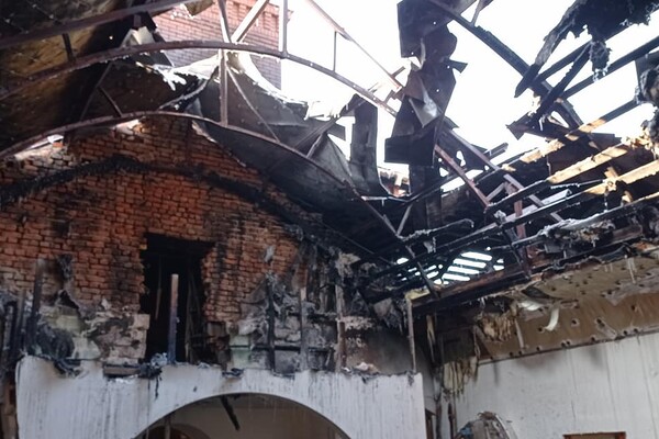 Без крыши и купола: как выглядит храм под Днепром после серьезного пожара фото 3