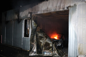 Не ваша ли: в Днепре на СТО сгорели четыре машины (фото, видео) фото 3
