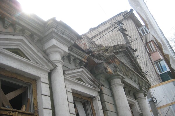 Ради высотки: в центре Днепра сносят исторический дом фото