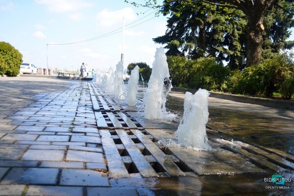 Идите фотографироваться: в центре Днепра заработали фонтаны (видео) фото 7