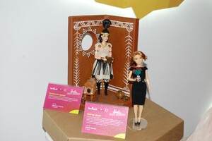 На радость детям: в Днепре провели выставку необычных кукол Barbie фото 2