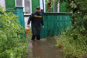 Три дня дождей: в Днепре спасатели продолжают ликвидировать последствия непогоды фото 1