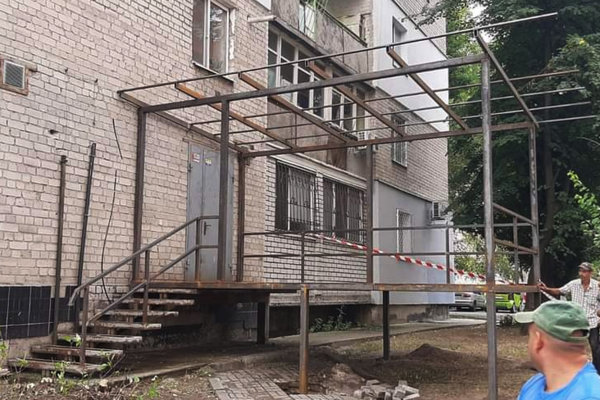 Демонтаж під нуль: у Дніпрі борються з незаконними будовами  фото 5