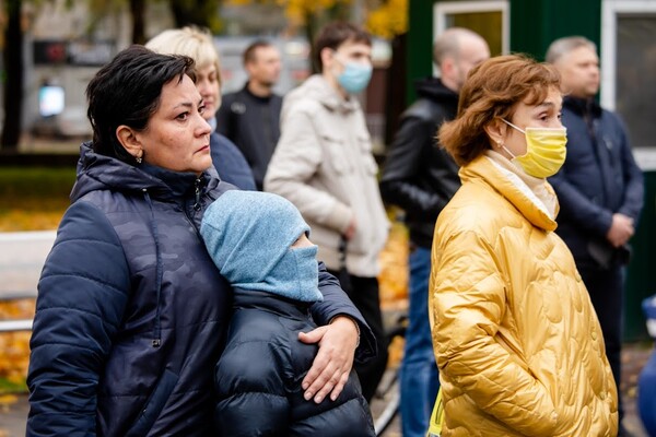 Почтили Героев: в Днепре прошло шествие в честь Дня защитников и защитниц Украины фото 5
