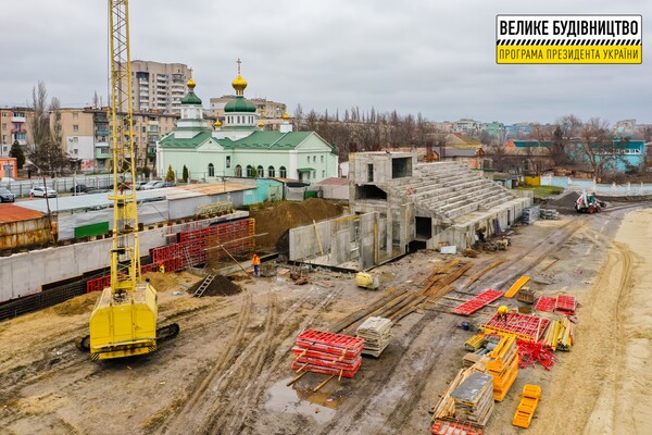 Главную спортивную арену Новомосковска обновляют впервые за полвека фото 1