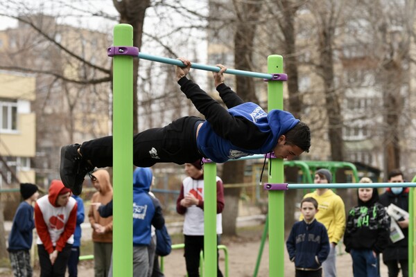Депутат Дмитрий Кисилевский открыл 5 новых спортивных площадок в рамках президентской программы &quot;Здоровая Украина&quot; фото 2