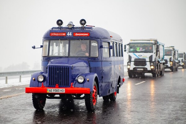 Автогиганты протестировали Южную объездную Днепра фото