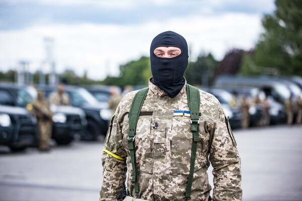 Терробороне Днепра передали 10 пикапов и 4 микроавтобуса фото 4