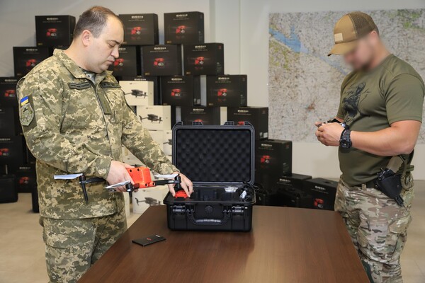 Днепр передает военным 70 разведывательных дронов, приобретенных фондом TAPS и Штабом обороны Днепра фото 10